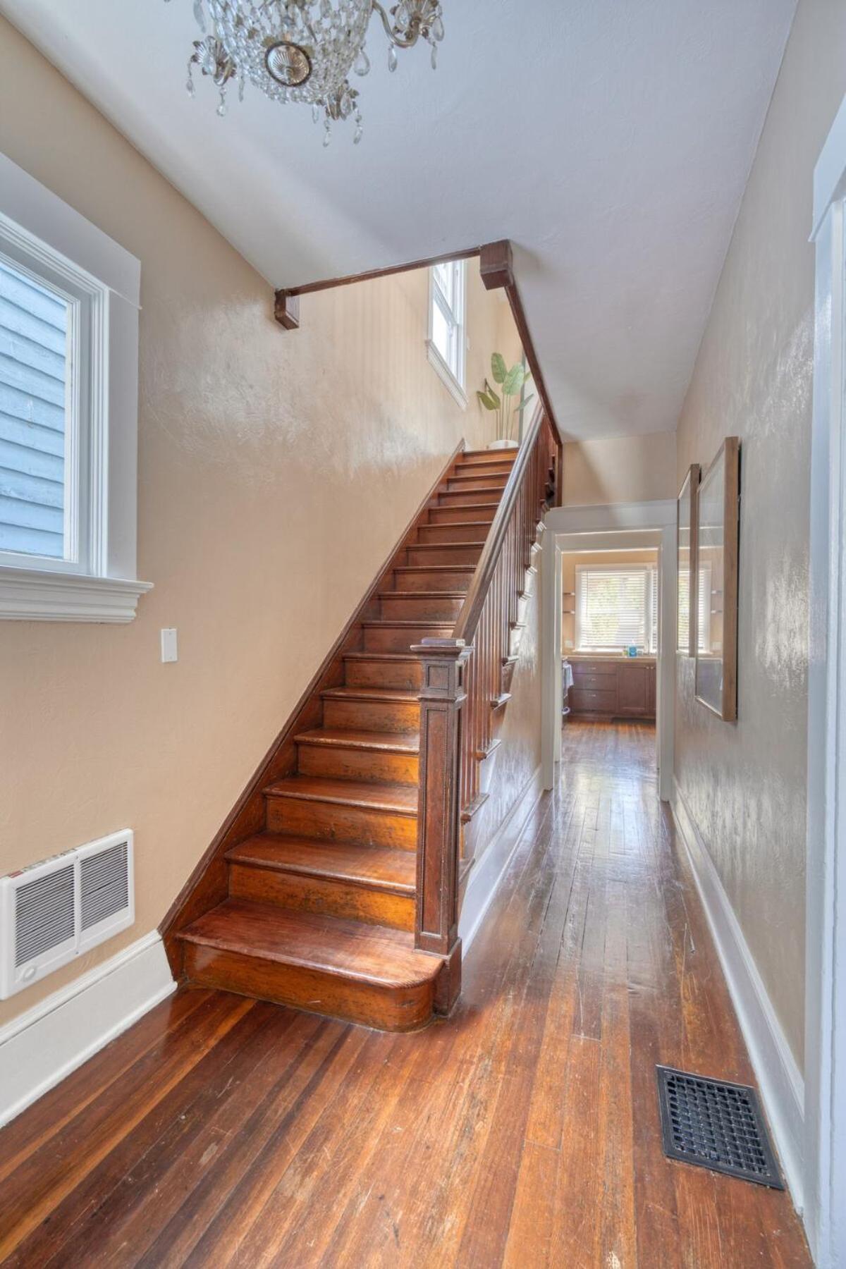 Ne Craftsman - Mississippi Neighborhood - Sleeps 8 Holiday home *